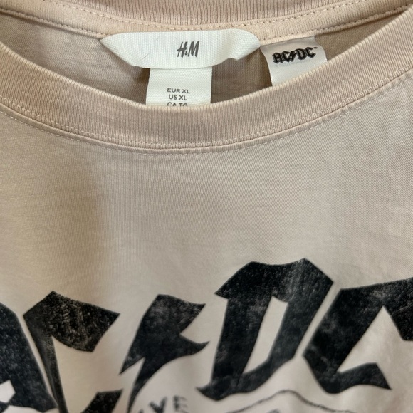 AC/DC H&M Graphic T-Shirt Size XL - Picture 3 of 4